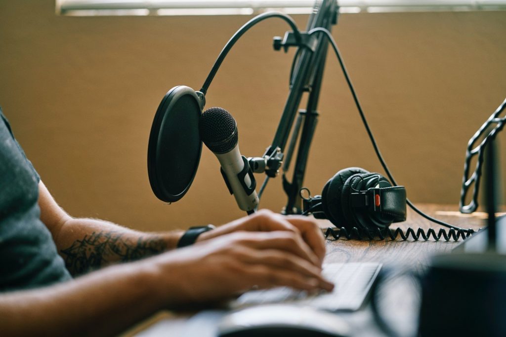 17 Podcast Email Templates for Various Use Cases [2022 List]